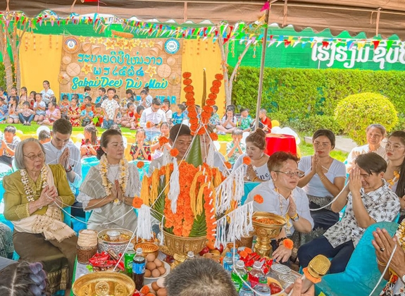 Lễ buộc chỉ cổ tay – phong tục độc đáo của người Lào