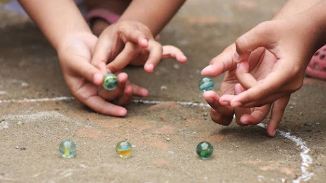 Bắn bi | Bài thơ Bắn bi (Thương Hoàng)